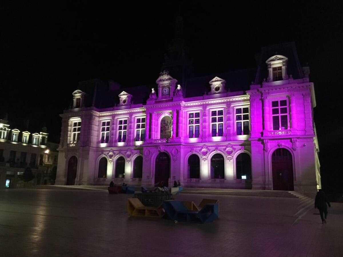 Le Square : Appartement Climatise En Centre Ville Poitiers Extérieur photo